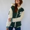 WhatsApp Image 2025-05-12 at 09.42.26_33608844 Campera Universitaria Athletic (VERDE)